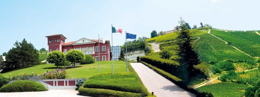 La storica sede della Giordano Vini, in valle Talloria