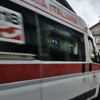 Peveragno, frontale tra automobili in via Beinette: due i feriti