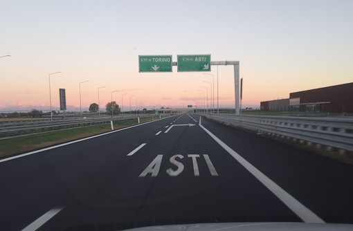 Autostrada Cuneo-Asti: &quot;Mentre si dibatte sul nome, la cartellonistica è carente&quot;