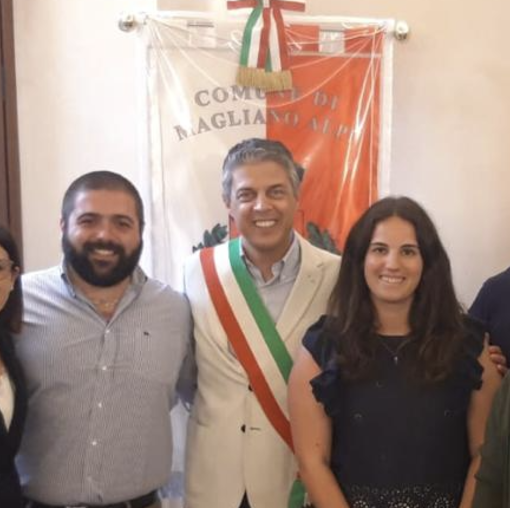 Il sindaco Marco Bailo con il neo vice Francesco Rovere e l'assessore Martina Peirone