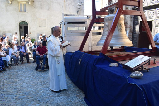 Inaugurata e installata la nuova campana di Suor Tecla Merlo a Castagnito [VIDEO]