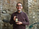 Don Paolino Revello con la Birra Oratorium