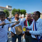 Una delegazione da Peillon a Niella per celebrare la tradizione dei panettieri, con tanto di sfida a &quot;Bocce Quadre&quot; [FOTO]