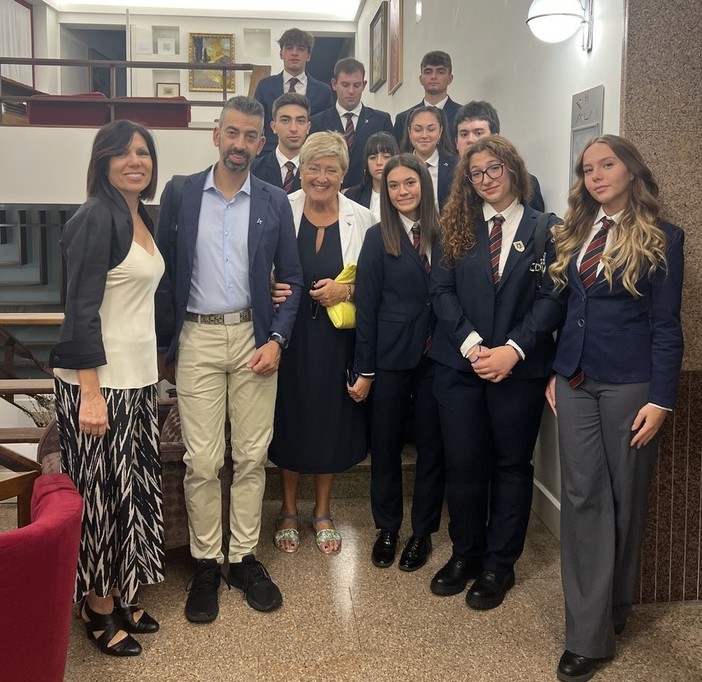 Una delegazione del &quot;Giolitti Bellisario&quot; di Mondovì ospite a Cagliari per &quot;Tutti a scuola&quot;