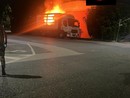 Il camion in fiamme