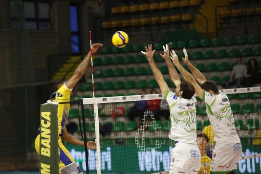 Volley A2M. Castellana Grotte fa il bis e si dimostra bestia nera di Cuneo: Puliservice battuta 3-1