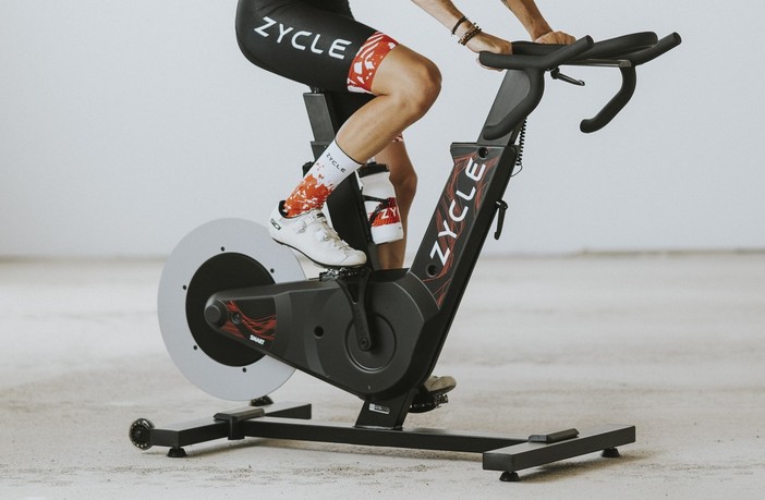 ZYCLE presenta le sue ultime innovazioni tecnologiche nell'allenamento per ciclisti, Smart ZBike FREE e ZDrive MAX