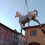 Il cavallo di Napoleone, dell'artista Franco Alessandria, esposto a Lesegno: qui venne salvato il destriero di Bonaparte