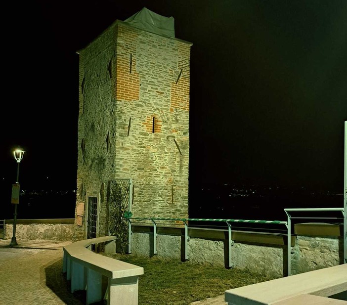 Clavesana, la torre di San Bernardo si illumina di verde per la Giornata nazionale SLA