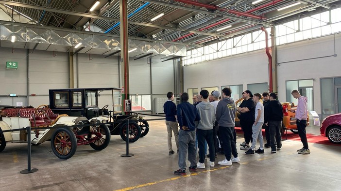 Un giorno tra i motori per gli studenti di meccanica del CFP di Ceva: visita al MAUTO e all'esclusiva collezione dell'Heritage Hub di Torino