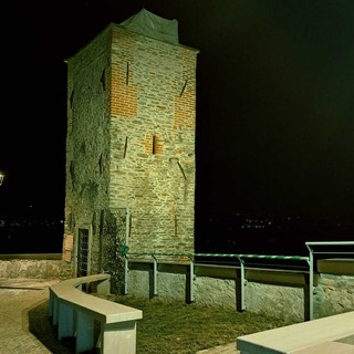 Clavesana, la torre di San Bernardo si illumina di verde per la Giornata nazionale SLA