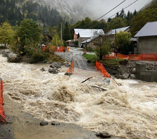 Il torrente Gesso ha portato via il guado in regione Terme di Valdieri