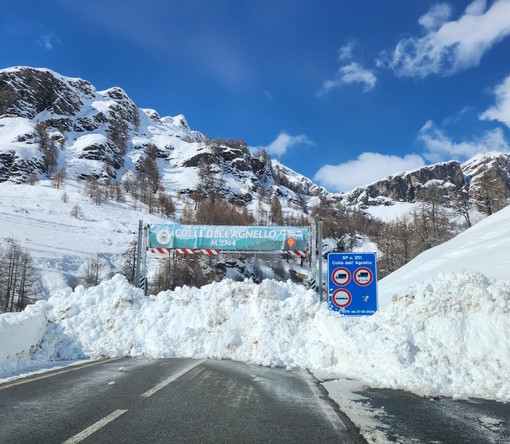 Sgomberata fino a Chianale la provinciale del Colle dell'Agnello