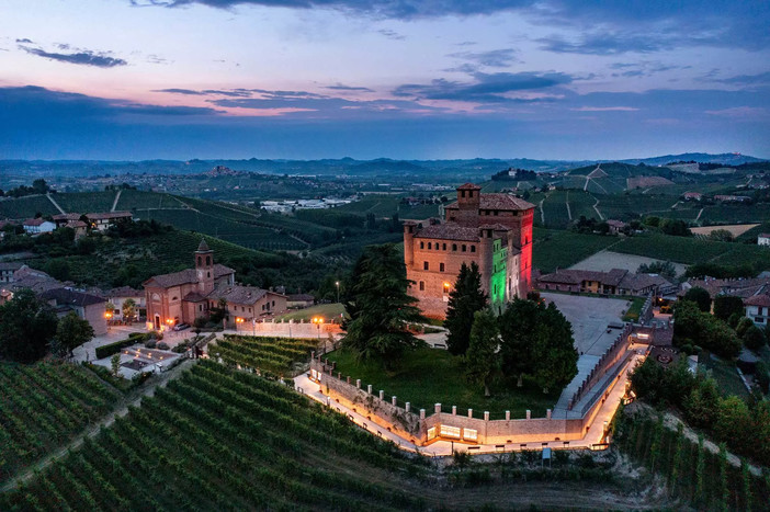 Il castello di Grinzane Cavour, sede dell'Enoteca Regionale (Foto castellogrinzane.com)
