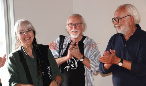 Cinzia Ghigliano e Marco Tomatis con il maestro Altan