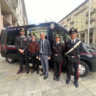 Una stazione mobile dell'Arma in corso Giolitti: presidio del territorio e vicinanza ai cittadini [VIDEO]