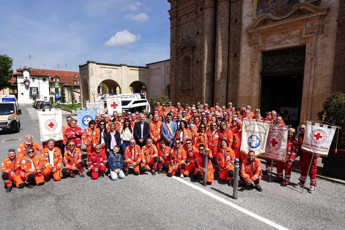 La Croce Bianca di Fossano in festa con la consegna delle medaglie ai volontari
