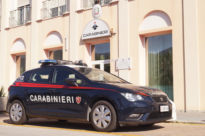 Armati di pistola rapinano  11 giovani a Ceriale:  cinque ragazzi cuneesi denunciati dai Carabinieri