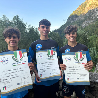 Granda Canoa Club: Oliver Fina, Dennis Fina e Mattia Ferrero Campioni d'Italia Under 23 C1 squadre