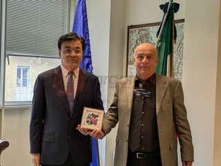 Il direttore generale Asl Cn 1 Giuseppe Guerra con il sindaco di Lvliang Zhang Guangyong