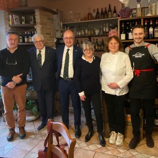 La scrittrice Cristina Rava ospite della delegazione Cuneo-Saluzzo dell'Accademia italiana di cucina