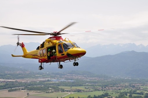 Scontro tra un'auto e una moto sul Colle della Lombarda