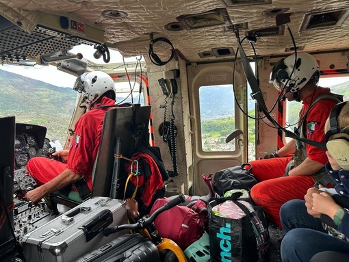 L'elicottero dei vigili del fuoco e quello del 118 ai Laghi di Roburent per un falso allarme di soccorso