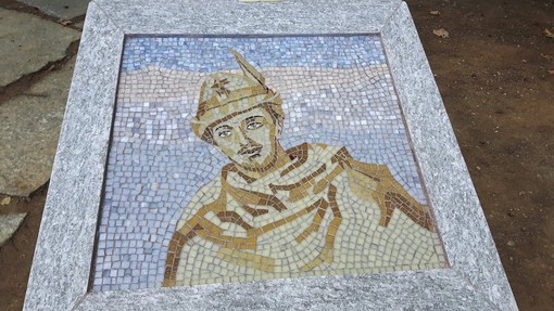 Mosaico in piazza Boves: ritratto di Ignazio Vian da un disegno di Adriana Filippi