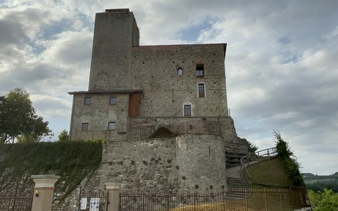 Si scrive una nuova pagina del Castello di Niella Tanaro dopo i restauri [FOTO E VIDEO]