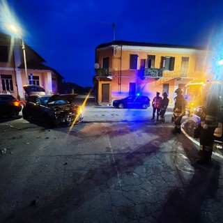 Due feriti nello scontro tra auto a Maddalene di Fossano