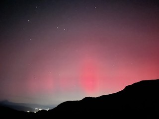 L'aurora boreale a Vernante nelle foto di Aurora Giordano, Maurizio Dalmasso, Erica Giordano e Chiara Giordano