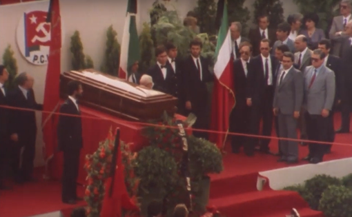 Immagine del funerale epocale di Berlinguer tratta dall'opera &quot;Arrivederci, Berlinguer&quot;