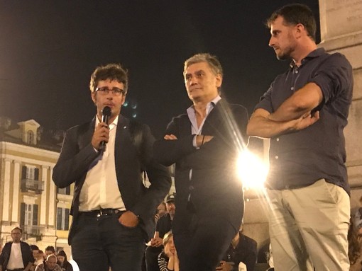 Lauria con il filosofo Diego Fusaro in una serata sulla libertà vaccinale a Cuneo