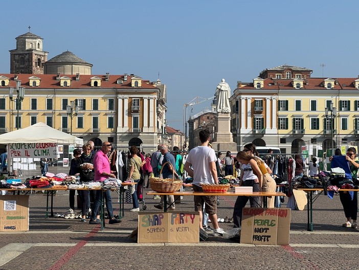 Fridays for future in piazza Galimberti a Cuneo: nessun corteo, ma spazi per imparare la sostenibilità