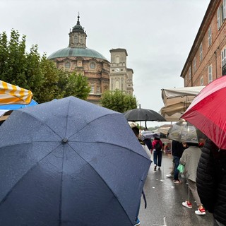 Vicoforte, la pioggia non ferma il weekend di fiera [FOTO]