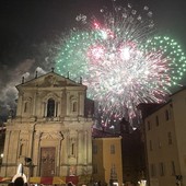 A Mondovì torna l'appuntamento con i Feu dla Madona con la prima edizione della notte bianca