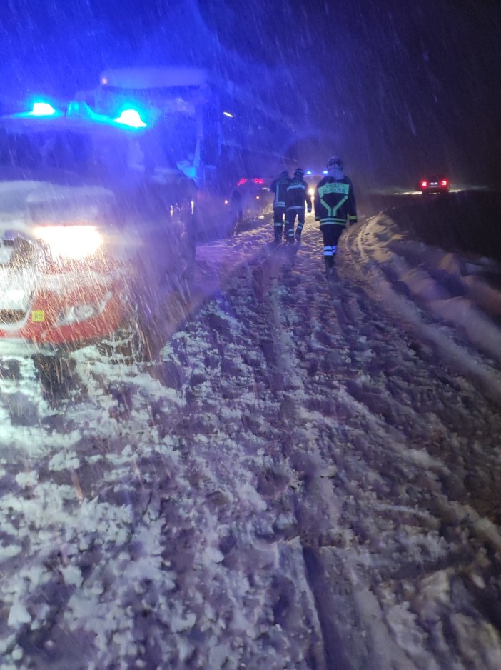 Quattro ore di intervento sotto la neve per soccorrere 30 turisti a Frabosa Sottana