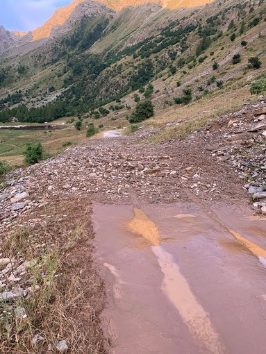 La frana sulla strada verso Prati del Vallone