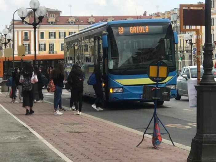 Problemi trasporto alunni in Val Stura, una mamma: &quot;Riservare un bus agli studenti della valle&quot;