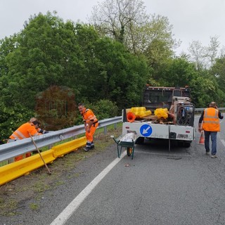 La posa del DSM sul ponte del Sale eseguita dalla ditta Borgosegnaletica