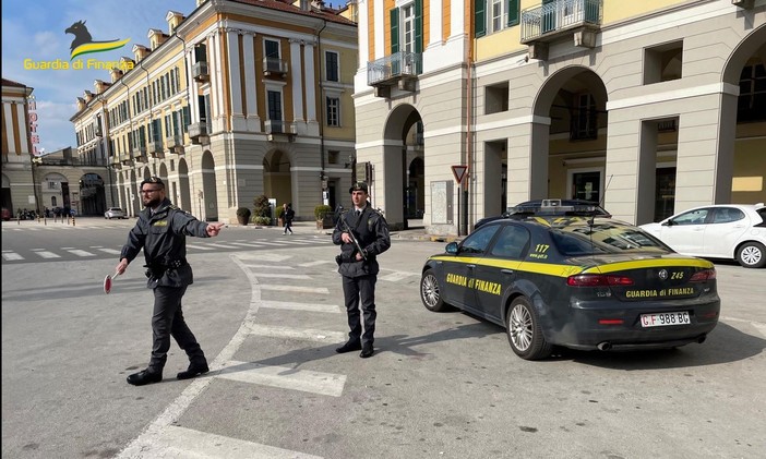 Spacciava hashish e 'crack': arrestato dalla Guardia di Finanza di Cuneo