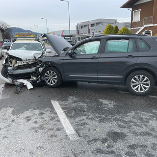 Scontro tra due auto a Villanova Mondovì, code e rallentamenti