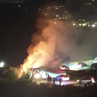 Grinzane Cavour, dopo i fuochi d'artificio scoppia un incendio [VIDEO]