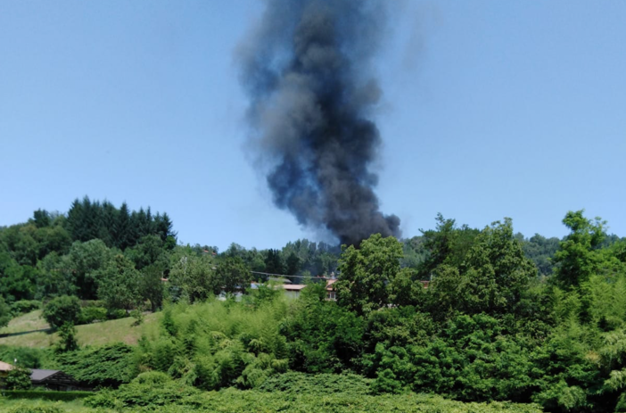 A fuoco il tetto di un'abitazione su due piani in località Ressia di Frabosa Sottana