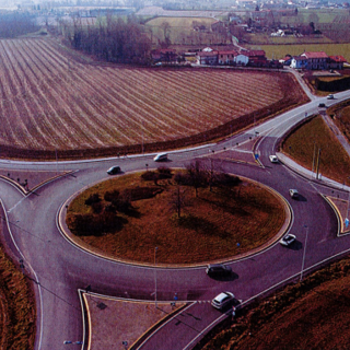 Provincia e Comune di Cuneo chiamati a dare risposte sulla viabilità di Spinetta, dove ciclisti e pedoni non hanno diritti