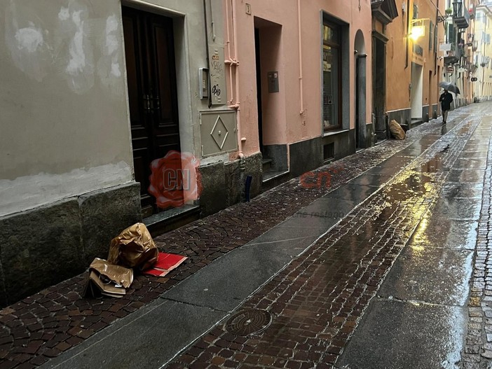 Dopo appena 10 giorni, già bocciato il &quot;porta a porta&quot; nel centro storico di Cuneo