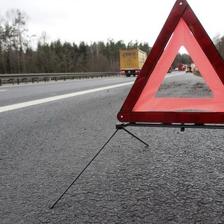 Tamponamento sul ponte dell'est-ovest: code e rallentamenti