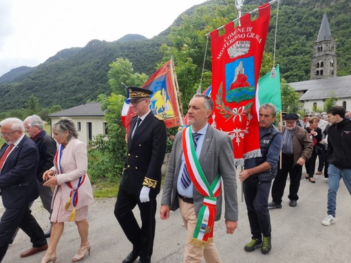 Il sindaco di Monterosso Grana alla cerimonia di Izourt, dove 85 anni fa morirono tre operai del paese