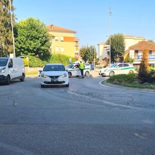 Incidente a Savigliano alla &quot;rotatoria del sole&quot;: ferito un ciclista