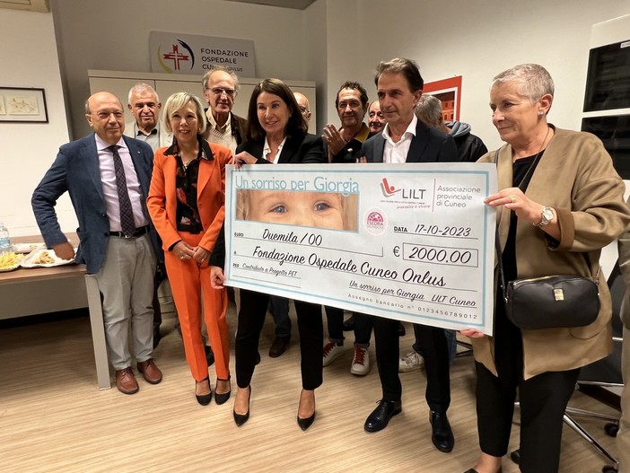Due mila euro per la PET dell'ospedale di Cuneo: è il dono della Lilt, grazie al sorriso di Giorgia e all'allegria dei Trelilu